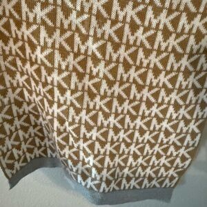 Michael Kors Cream and Brown Patterned Knit Scarf
